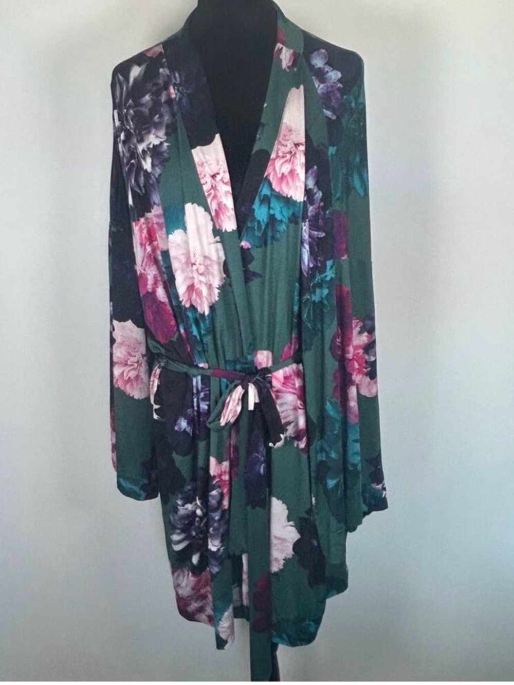 Lane Bryant Cacique Floral Micro Soft Satin-Like Robe – Size 18/20